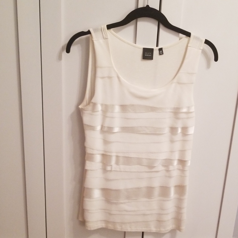 🌼Cream Raw Edge Layered Front Shell🌼